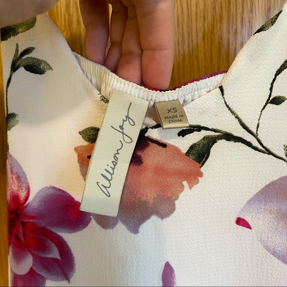 Floral Tank Top - Picture 4 of 4